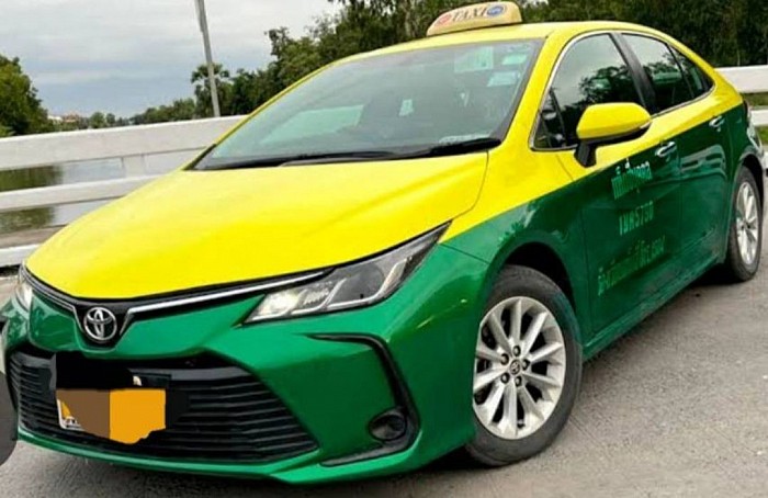 แม็กซี่ปทุมธานี รับส่ง สนามบิน แท็กซี่โทร.089 990 5908